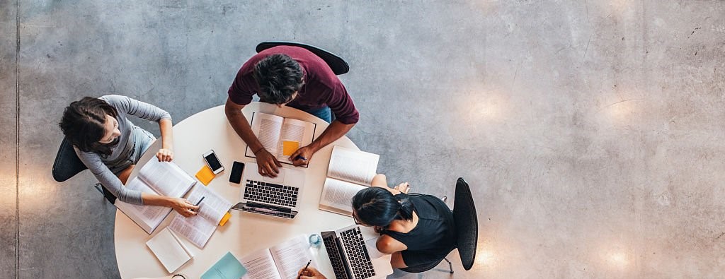 foto ucma ayudas al estudio colombia