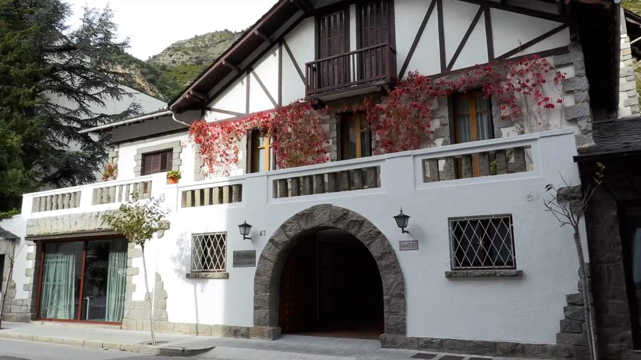 imgi_24_fachada-universitat-carlemany-1