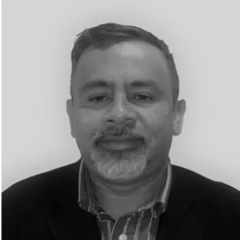 Dr. Julio César Molina Guzmán