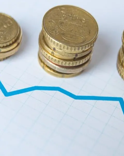 diferencias entre microeconomía y macroeconomía
